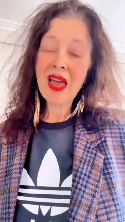 👣 Quand un bébé commence à se mettre debout, le choix des premières chaussures devient vraiment important.\n\nEt contrairement à ce que l’on pense...