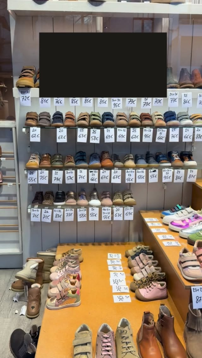 Début des soldes ce samedi 3 janvier.\nLe magasin sera ouvert également ce dimanche et vous pouvez prendre rendez-vous pour être prioritaire. Le...