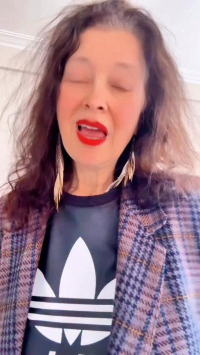 ⸻\n\n👣 Quand un bébé commence à se mettre debout, le choix des premières chaussures devient vraiment important.\n\nEt contrairement à ce que l’on...